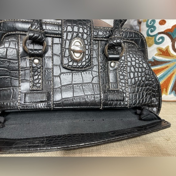 Women's Vegan Croco Black Concealed Carry Shoulder Purse Long Handles - Picture 4 of 5